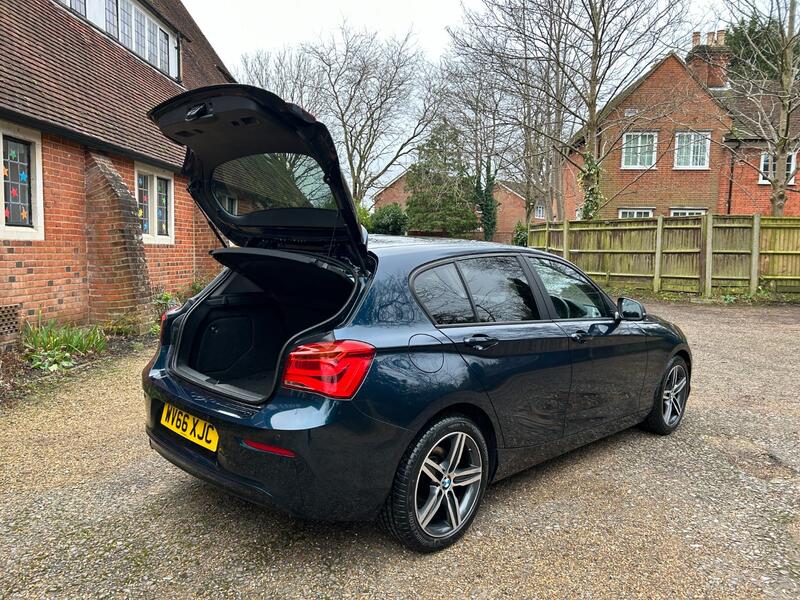 BMW 1 SERIES