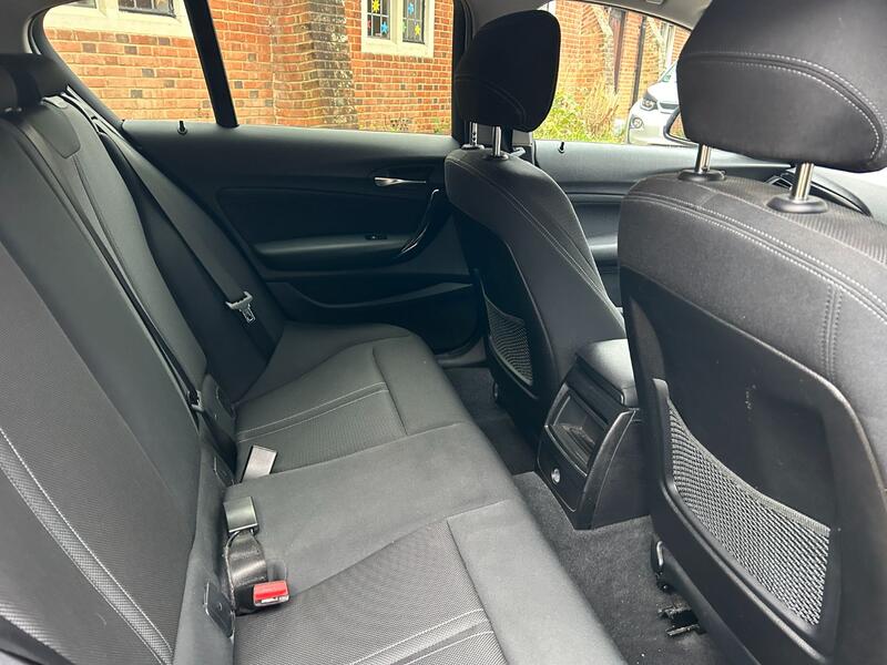 BMW 1 SERIES