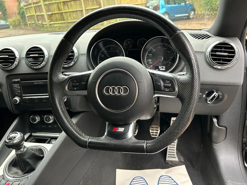 AUDI TT