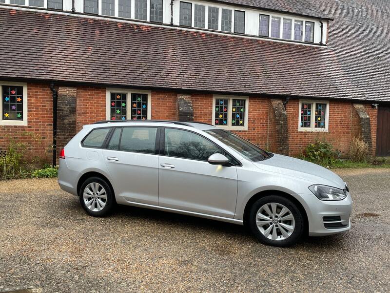 View VOLKSWAGEN GOLF 1.6 TDI BlueMotion Tech SE Estate