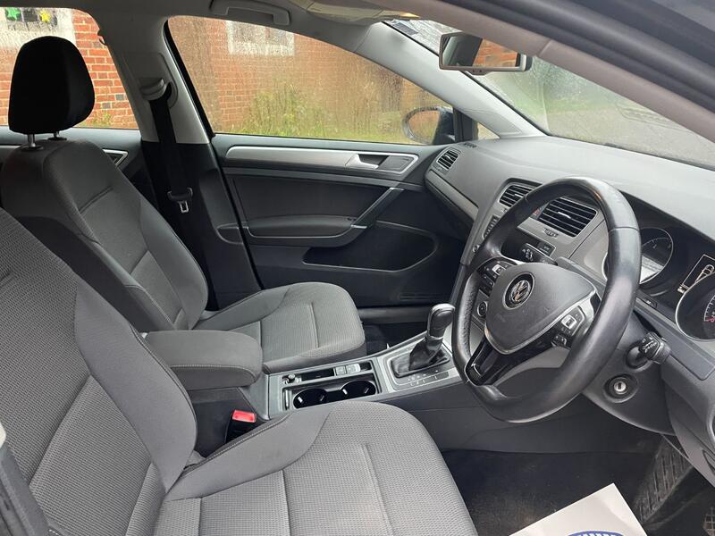 View VOLKSWAGEN GOLF 2.0 TDI BlueMotion Tech Match