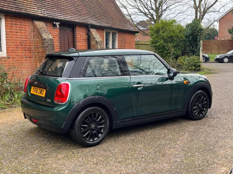 MINI HATCH