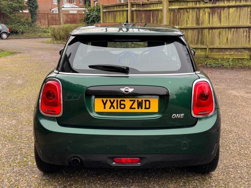 MINI HATCH
