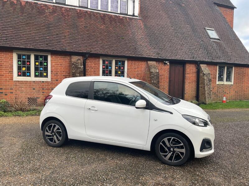 View PEUGEOT 108 1.2 VTi PureTech Allure