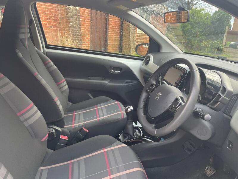 View PEUGEOT 108 1.2 VTi PureTech Allure