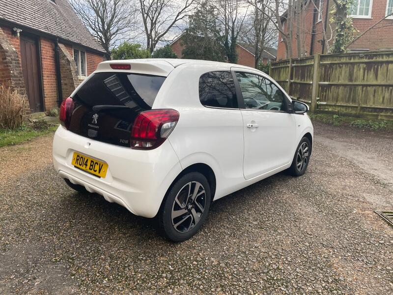 PEUGEOT 108