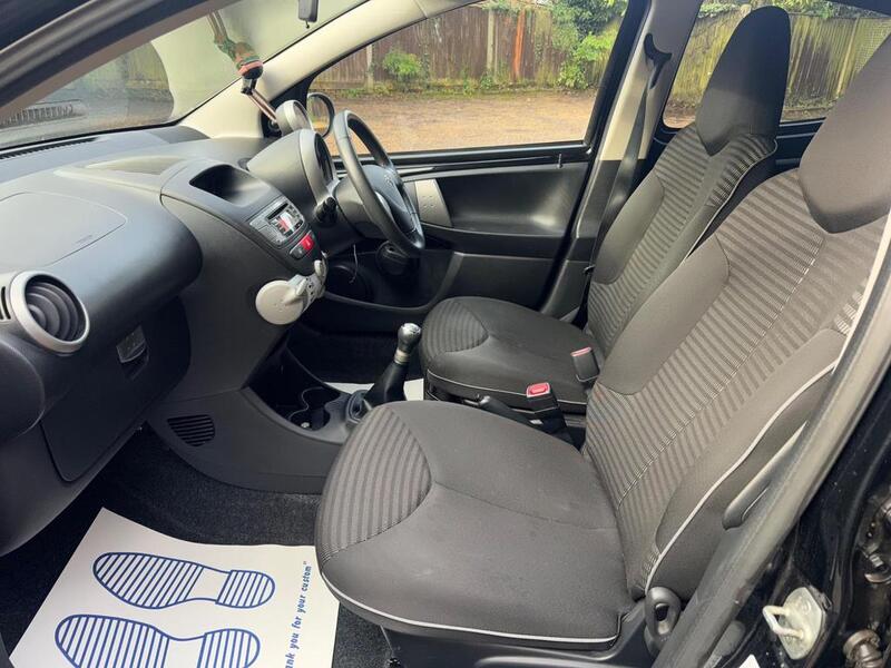 PEUGEOT 107