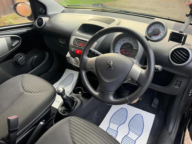 PEUGEOT 107