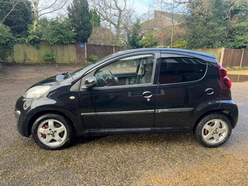 PEUGEOT 107