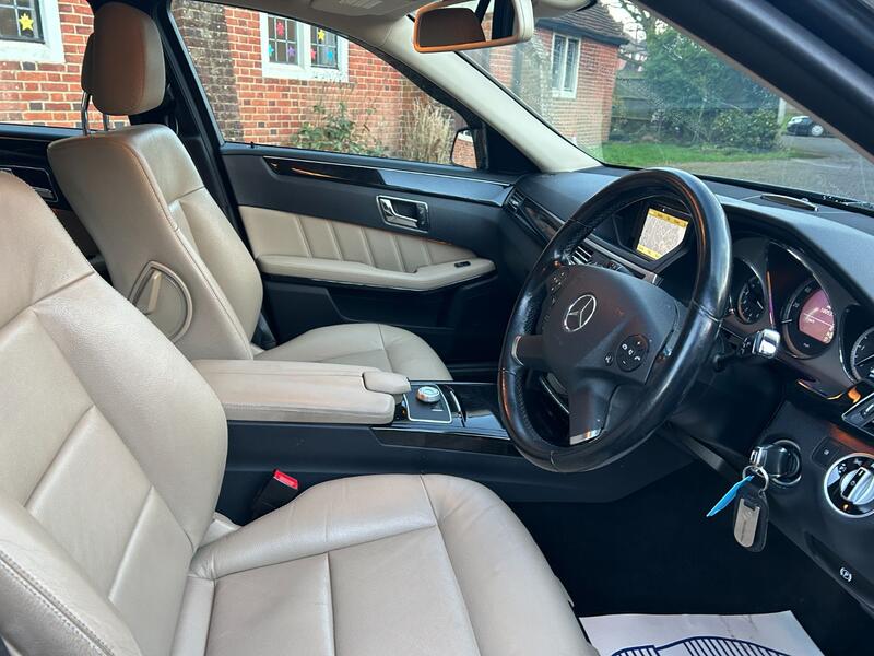View MERCEDES-BENZ E CLASS 2.1 E250 CDI BlueEfficiency Avantgarde