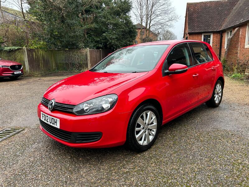 VOLKSWAGEN GOLF