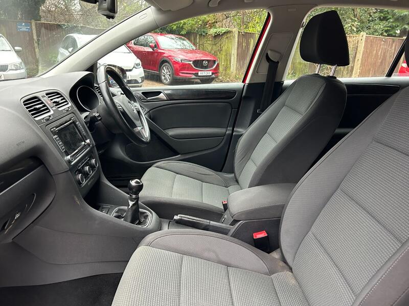 View VOLKSWAGEN GOLF 1.6 TDI Match
