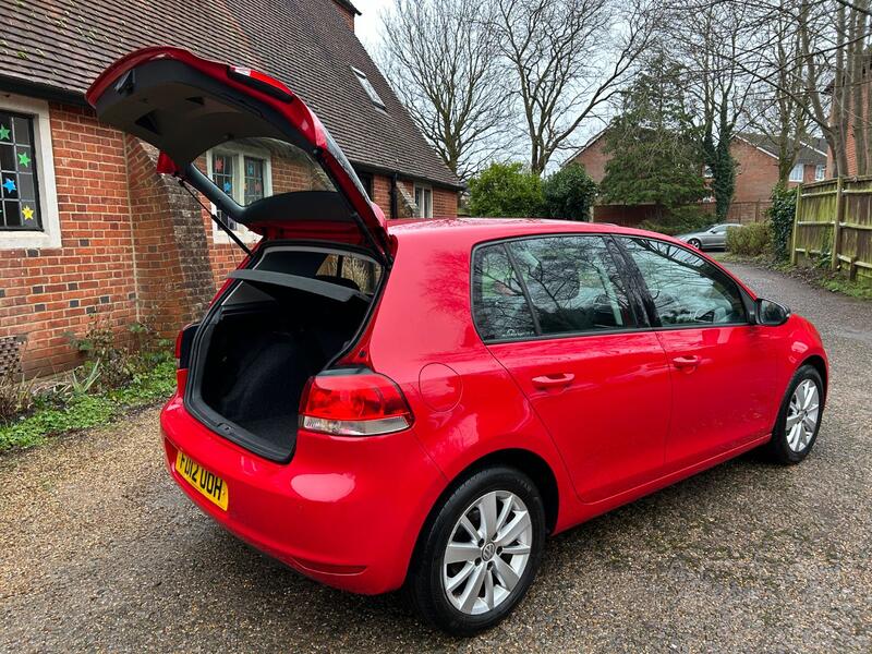 VOLKSWAGEN GOLF