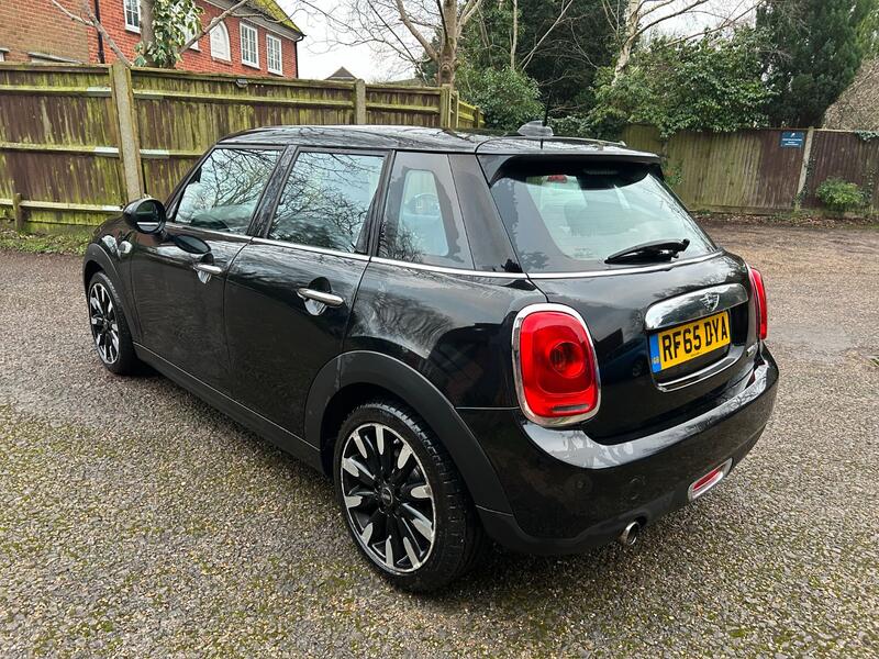 MINI HATCH