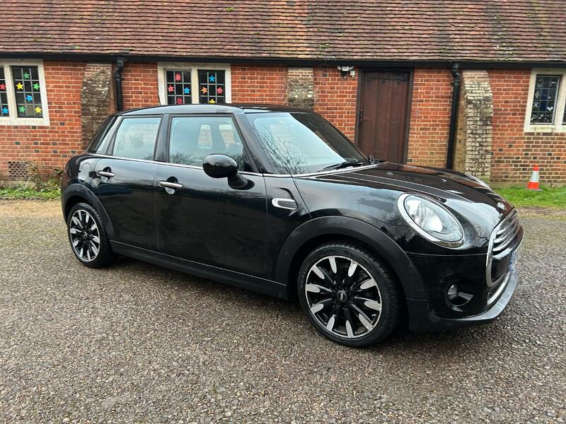 MINI HATCH