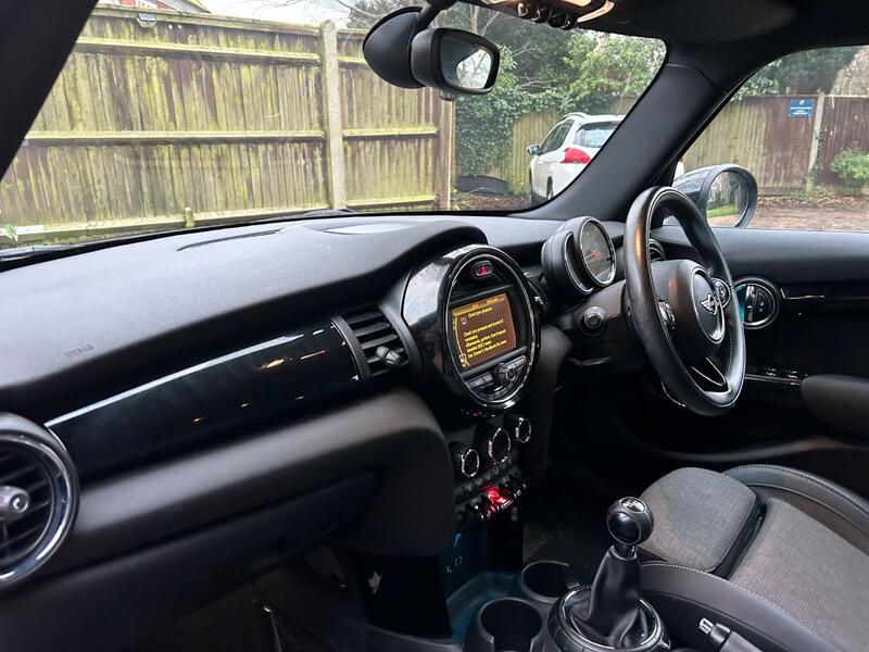 MINI HATCH