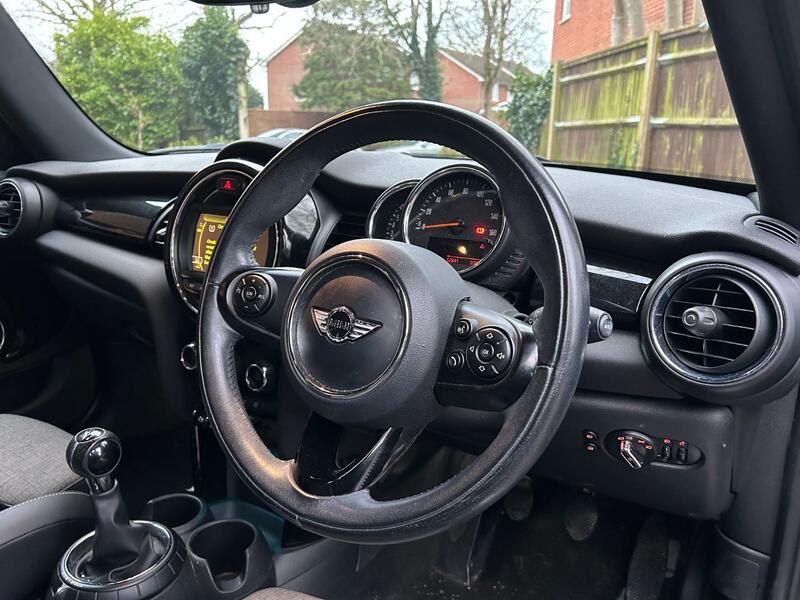 MINI HATCH