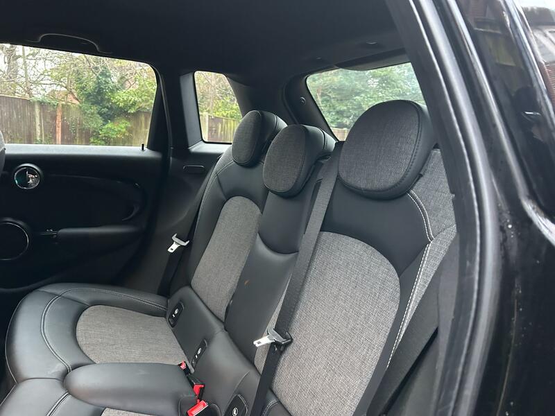 MINI HATCH