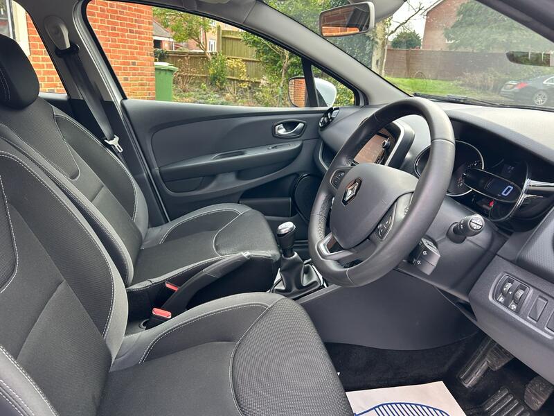 View RENAULT CLIO 1.2 Dynamique Nav 1.2 16V 75