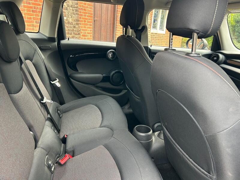 MINI HATCH