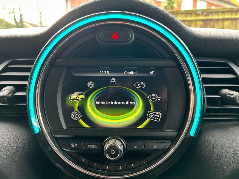 MINI HATCH