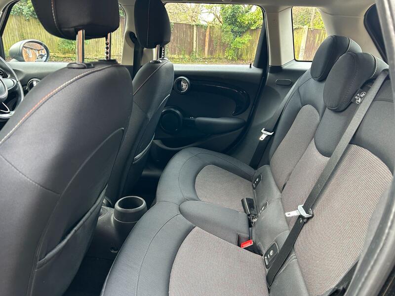 MINI HATCH