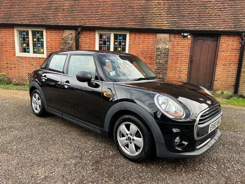 MINI HATCH