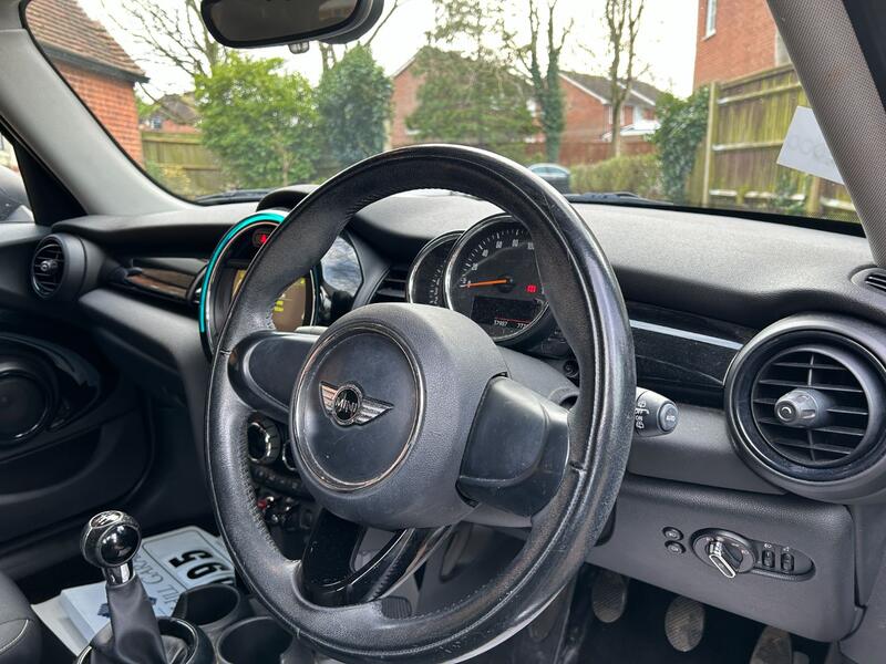 MINI HATCH