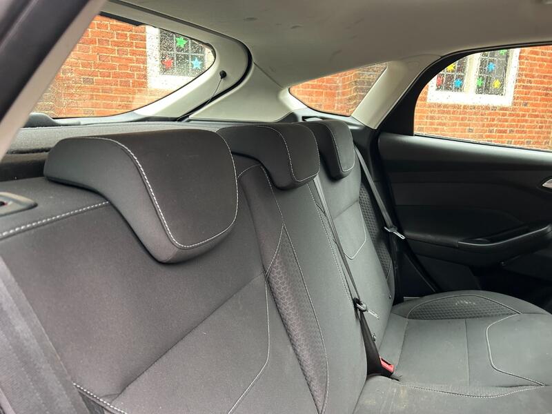 FORD FOCUS