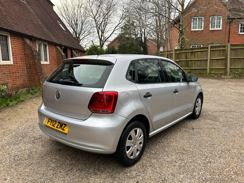 VOLKSWAGEN POLO