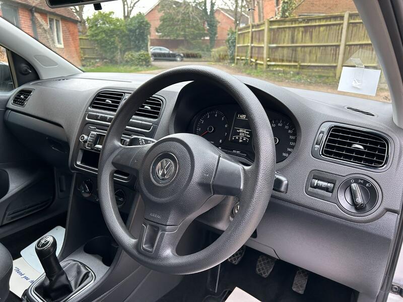 VOLKSWAGEN POLO