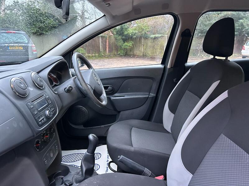 View DACIA SANDERO 1.2 Ambiance 1.2 16V 75