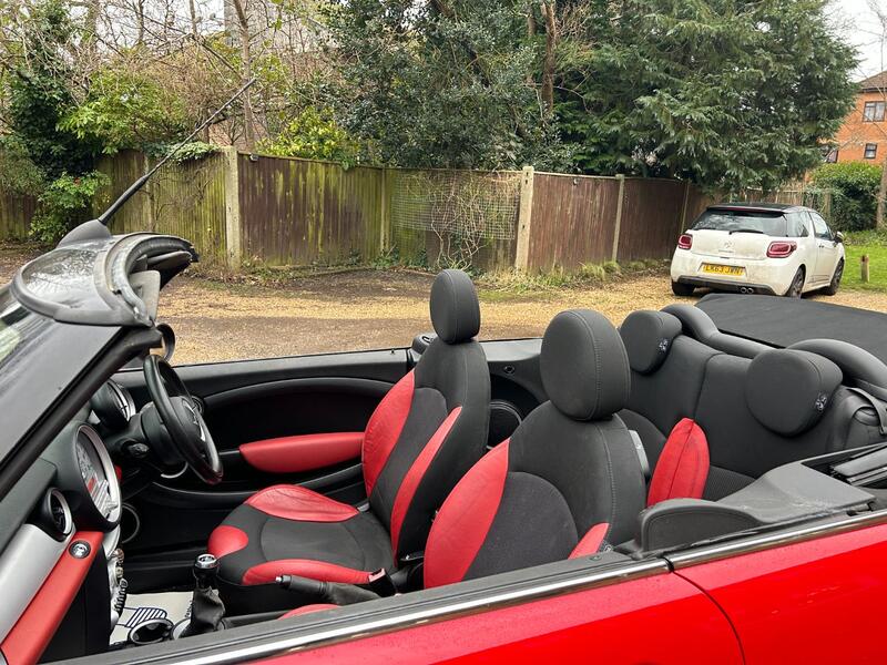 View MINI CONVERTIBLE 1.6 One Convertible