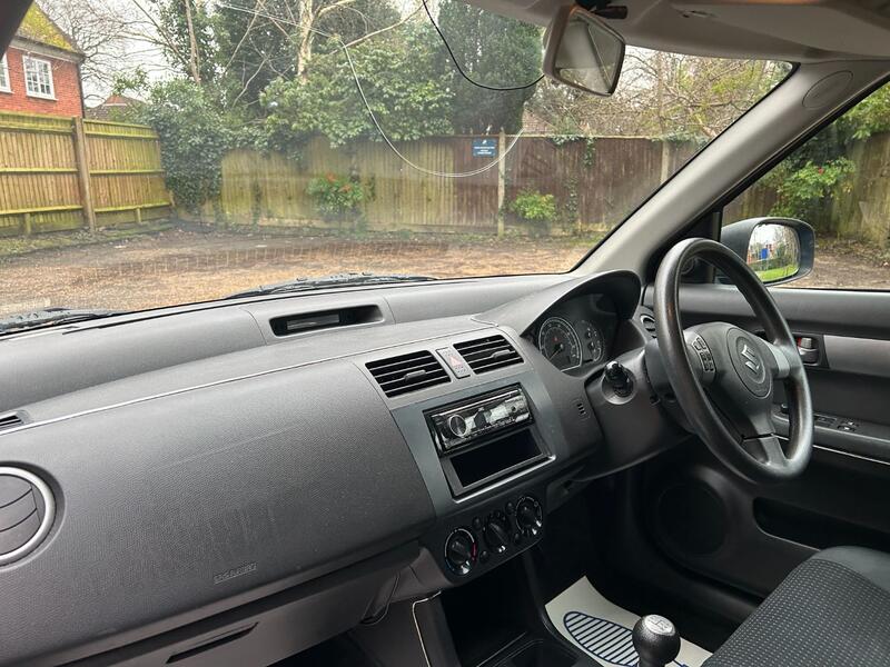SUZUKI SWIFT
