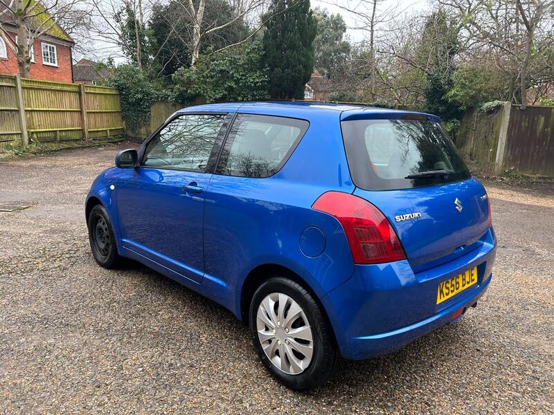 SUZUKI SWIFT