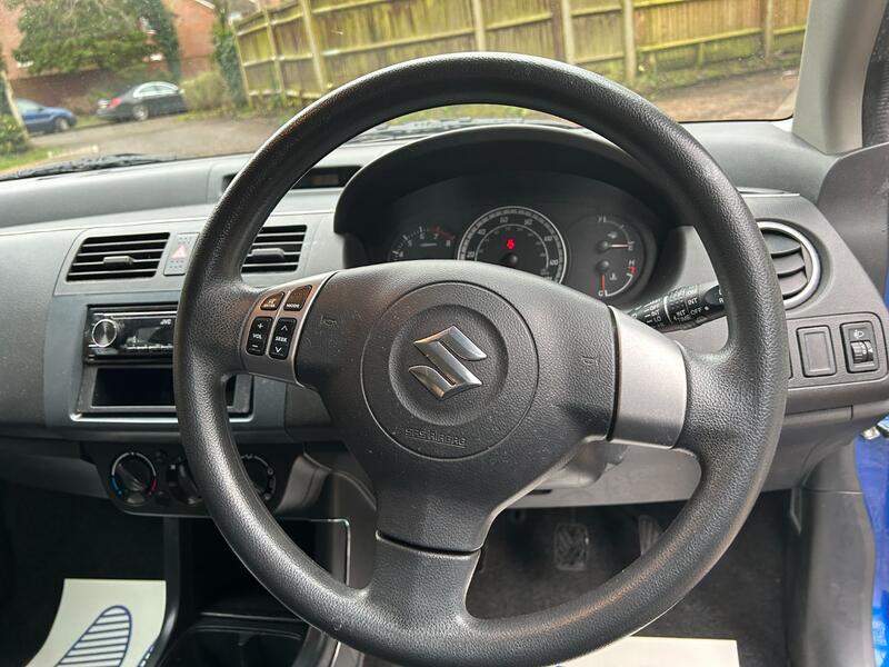 SUZUKI SWIFT