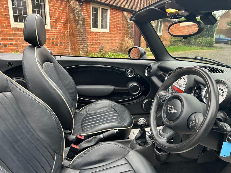 View MINI CONVERTIBLE 1.6 Cooper Convertible