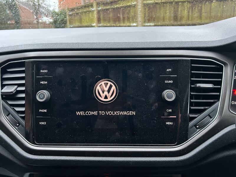 VOLKSWAGEN T-ROC