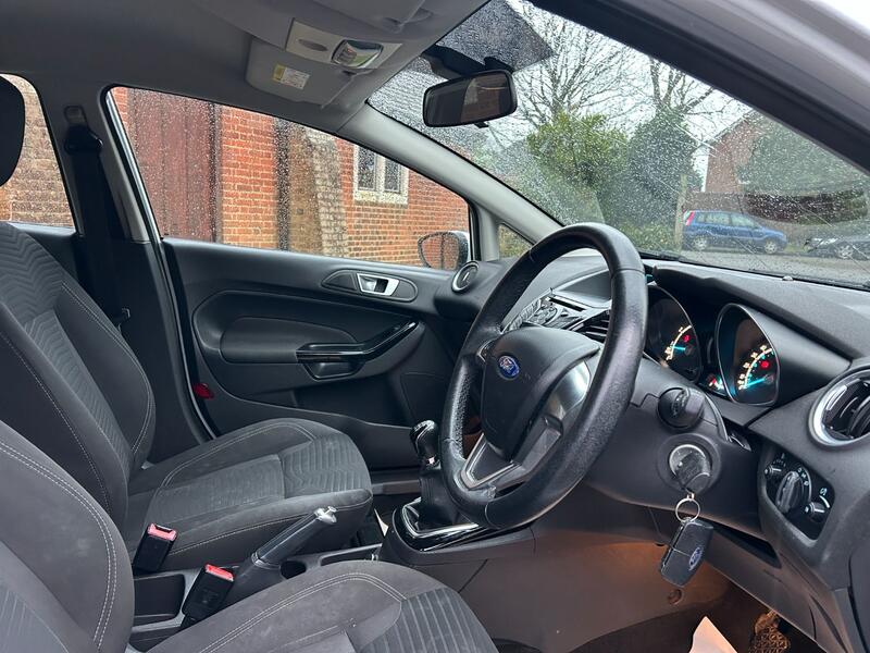 View FORD FIESTA 1.3 Zetec