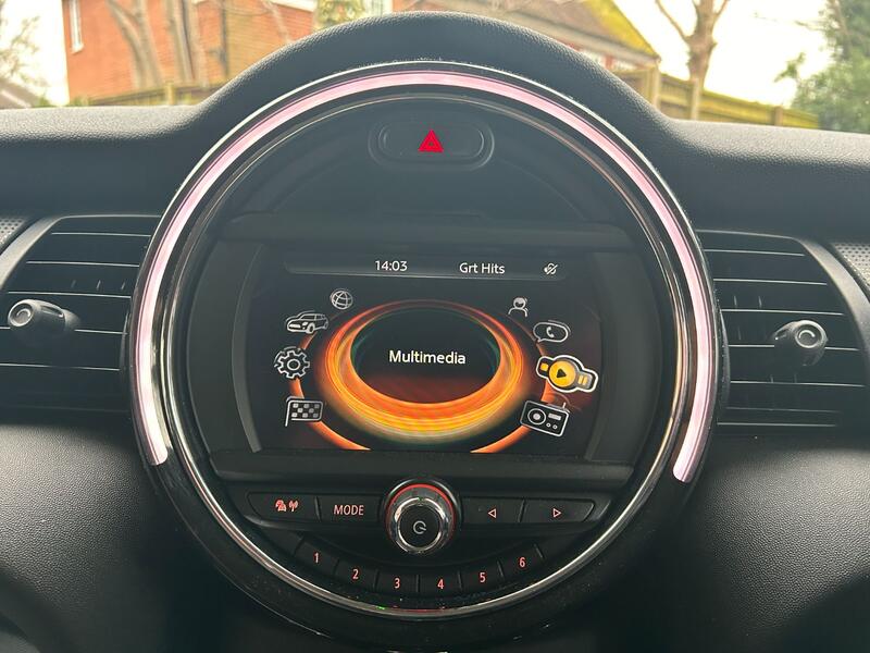 MINI HATCH