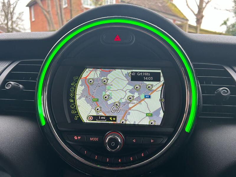 MINI HATCH