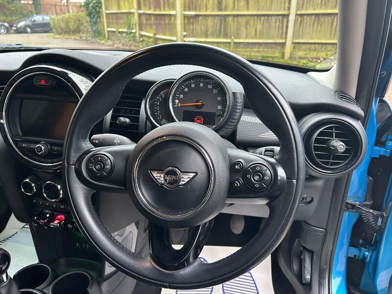 MINI HATCH