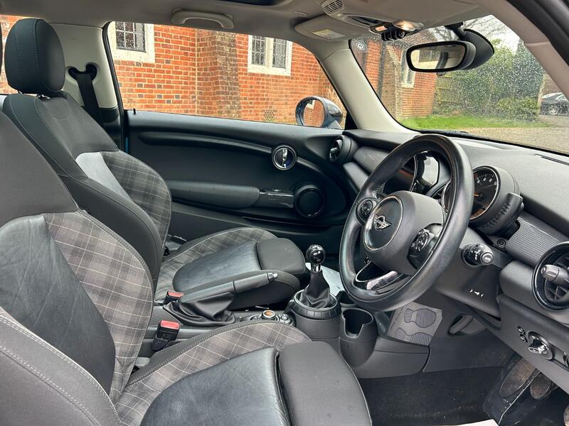 View MINI HATCH 1.5 Cooper 3-Door Hatch