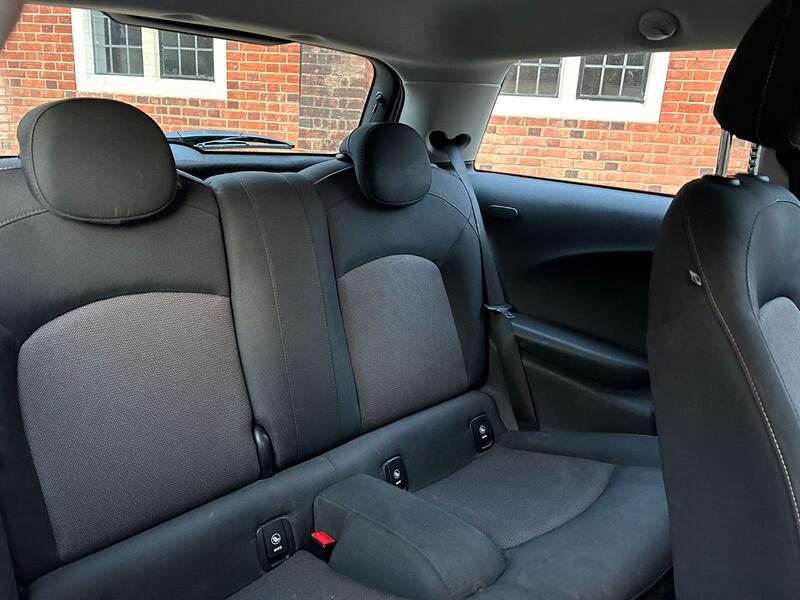 MINI HATCH