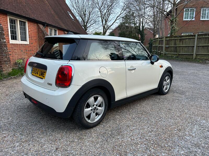 MINI HATCH