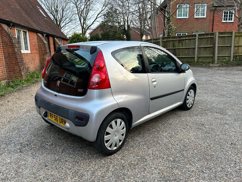 PEUGEOT 107