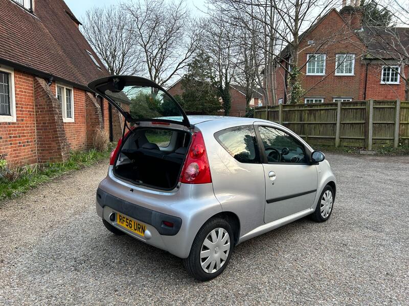 PEUGEOT 107
