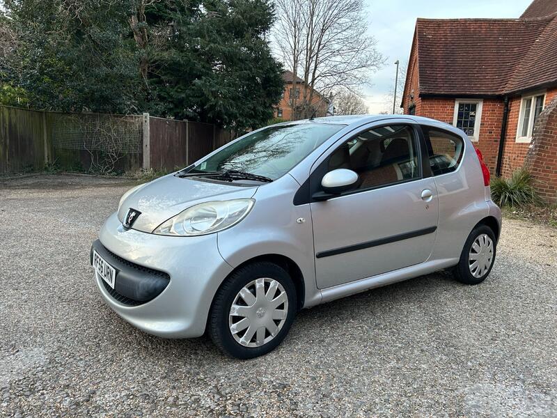 PEUGEOT 107