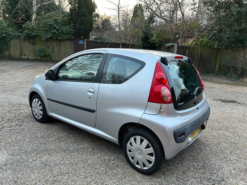 PEUGEOT 107