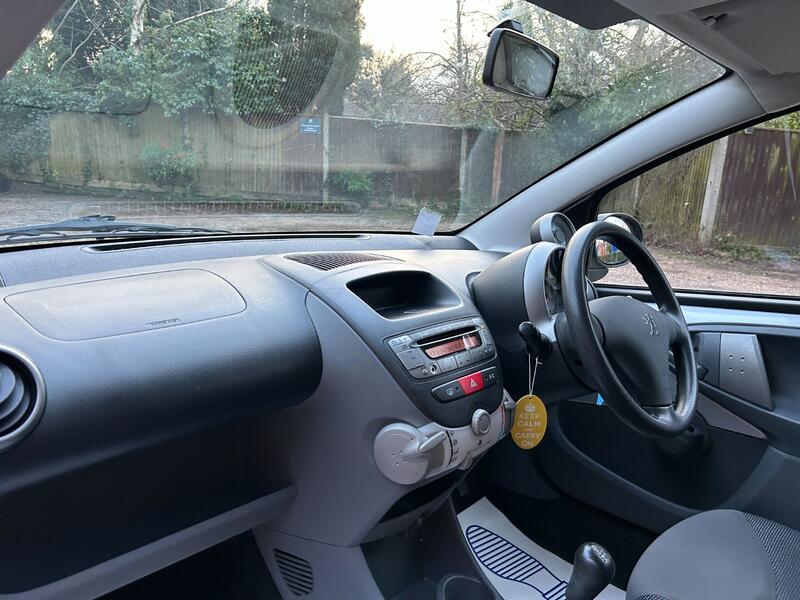 PEUGEOT 107